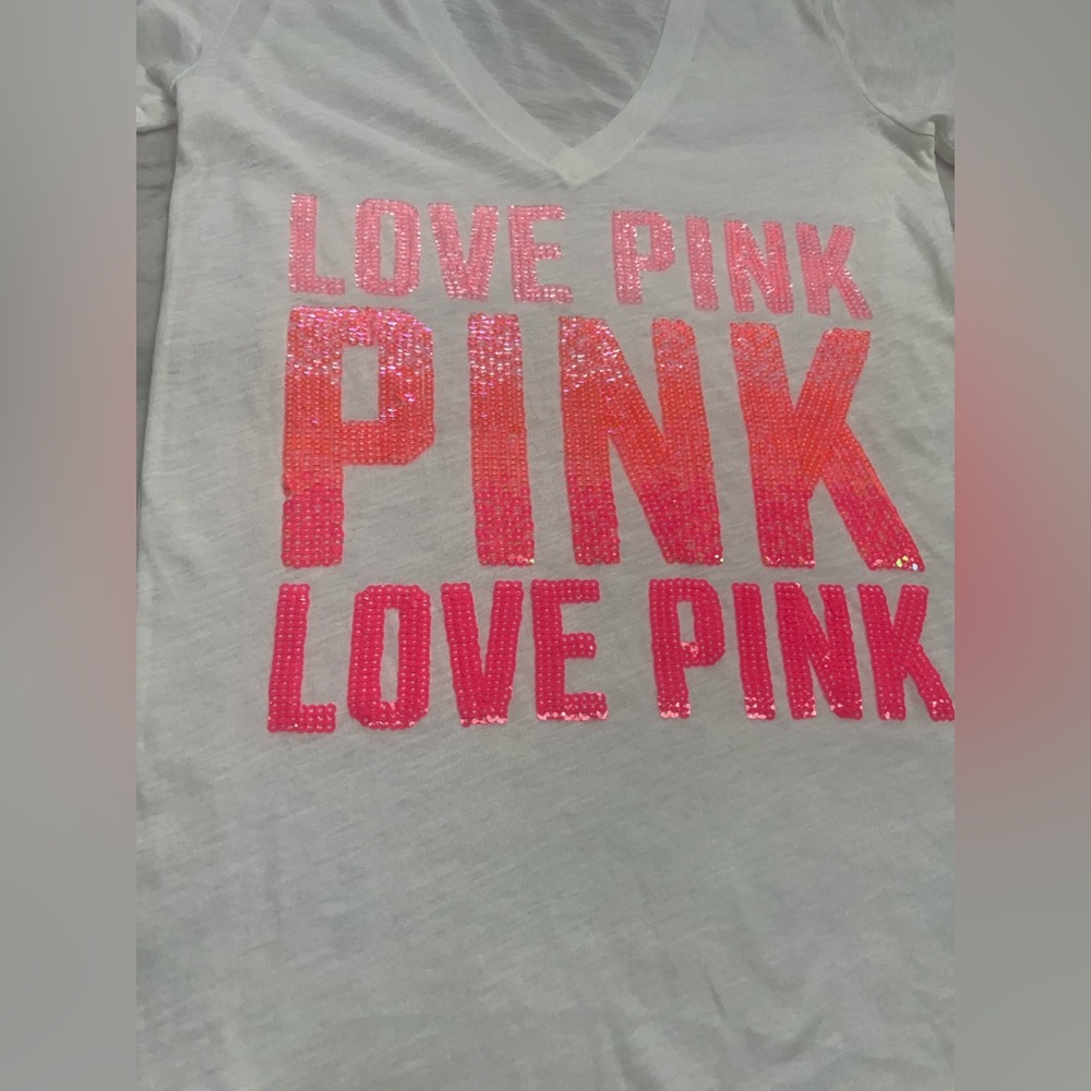 VS PINK Sequence V-neck T-shirt size Small